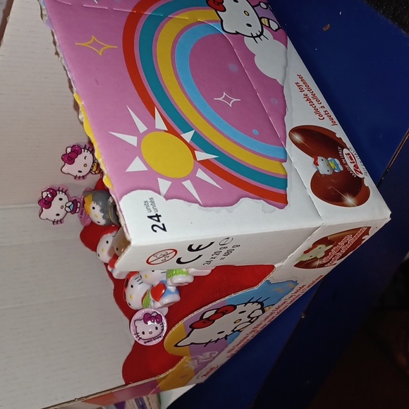 Limited Edition Sanrio Egg Surprise! Army of Hello Kittys - Picture 13 of 16